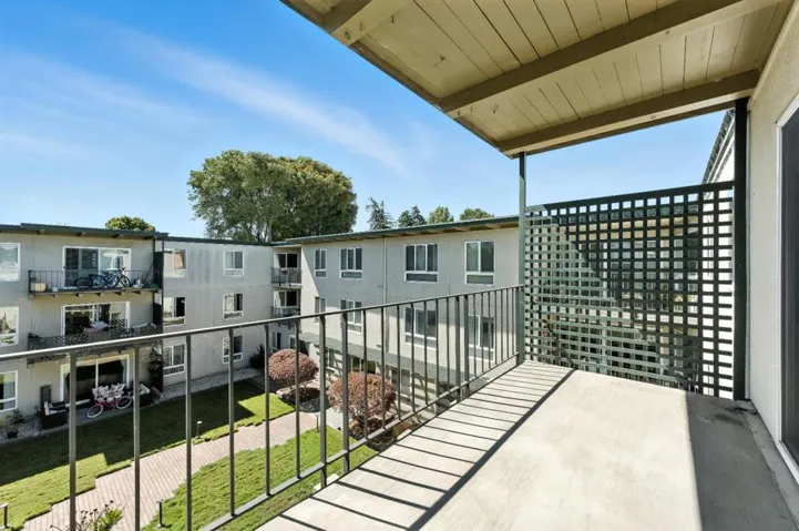 932 Peninsula Avenue 406, San Mateo, California 94401