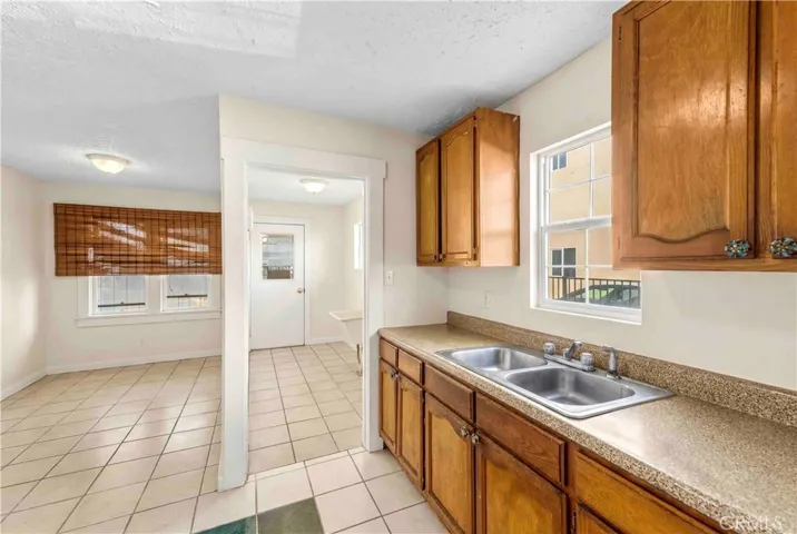 225 E 67th, Los Angeles, California 90003