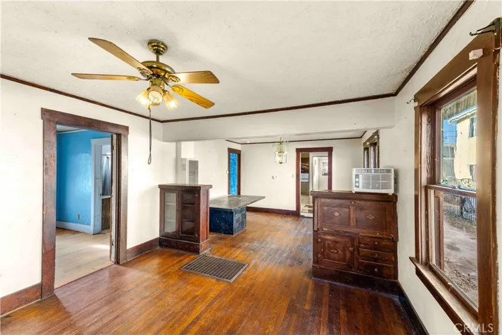 225 E 67th, Los Angeles, California 90003