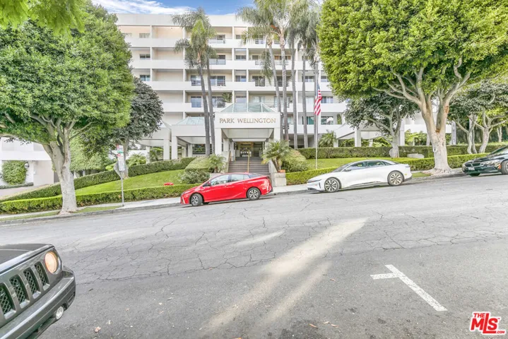 1131 Alta Loma Road 306, West Hollywood, California 90069