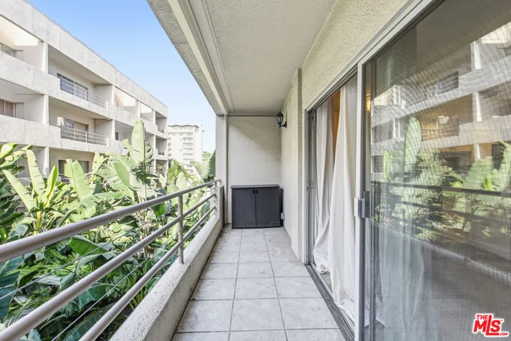 1131 Alta Loma Road 306, West Hollywood, California 90069