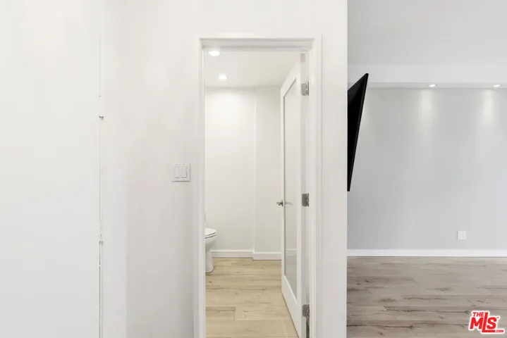 1131 Alta Loma Road 306, West Hollywood, California 90069