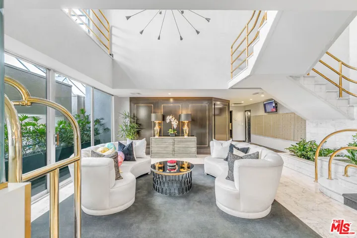 1131 Alta Loma Road 306, West Hollywood, California 90069