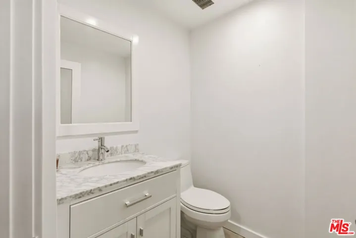 1131 Alta Loma Road 306, West Hollywood, California 90069