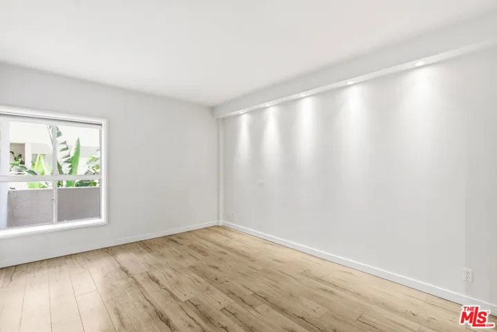 1131 Alta Loma Road 306, West Hollywood, California 90069