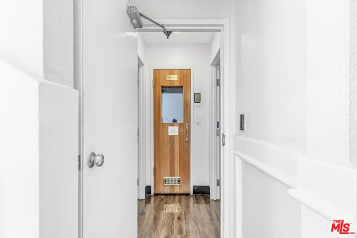 1131 Alta Loma Road 306, West Hollywood, California 90069