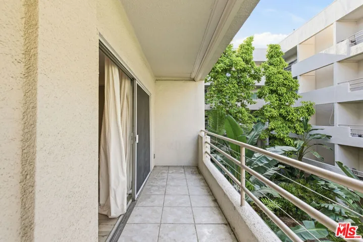 1131 Alta Loma Road 306, West Hollywood, California 90069