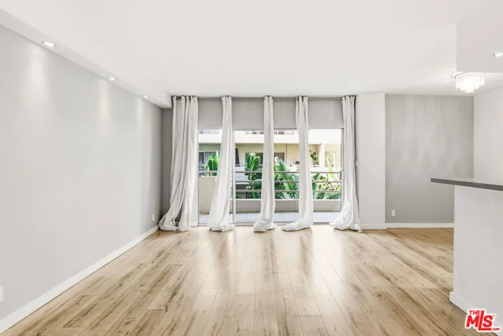 1131 Alta Loma Road 306, West Hollywood, California 90069