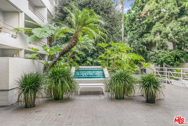 1131 Alta Loma Road 306, West Hollywood, California 90069