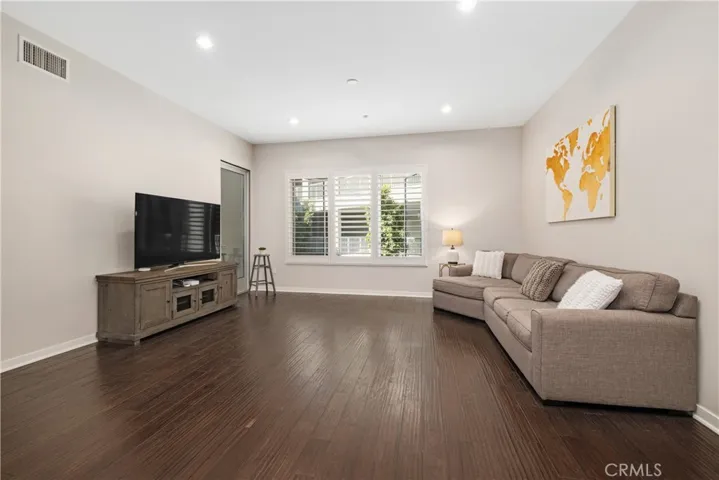 21 Gramercy 202, Irvine, California 92612