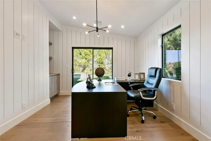 17269 Luverne Place, Encino, California 91316
