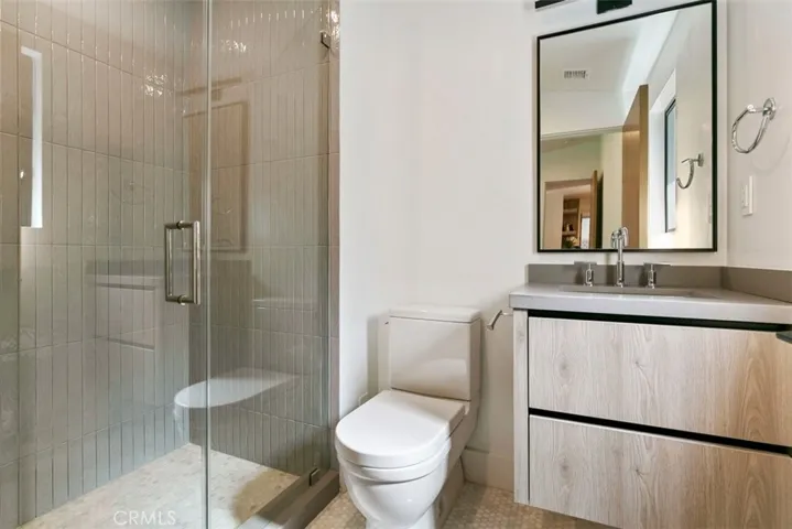 17269 Luverne Place, Encino, California 91316