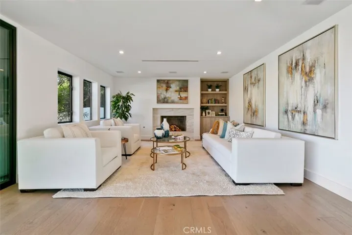 17269 Luverne Place, Encino, California 91316