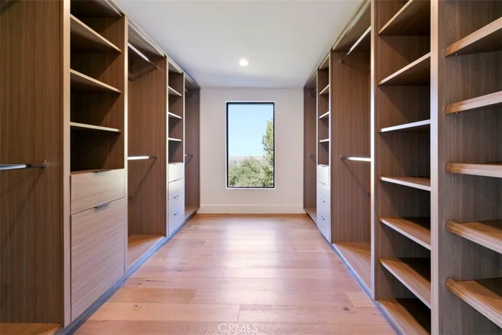 17269 Luverne Place, Encino, California 91316