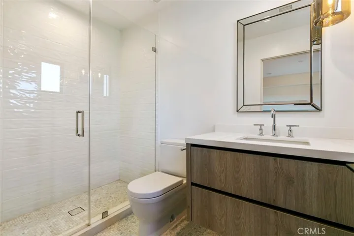 17269 Luverne Place, Encino, California 91316