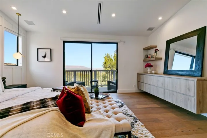 17269 Luverne Place, Encino, California 91316