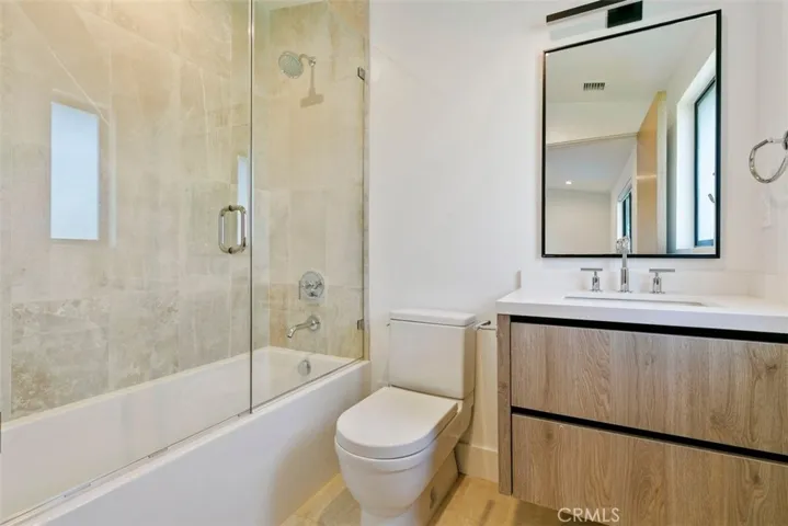 17269 Luverne Place, Encino, California 91316
