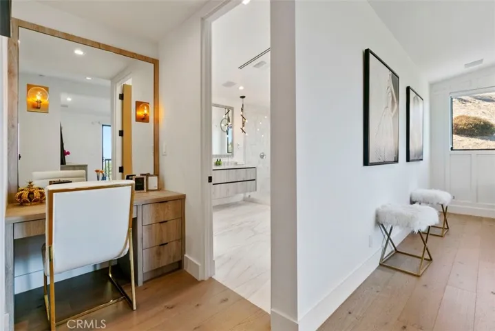 17269 Luverne Place, Encino, California 91316