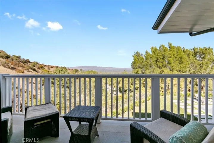 17269 Luverne Place, Encino, California 91316