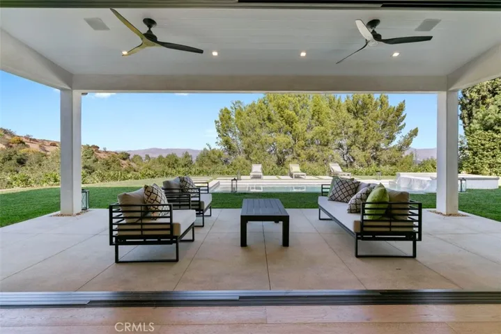 17269 Luverne Place, Encino, California 91316