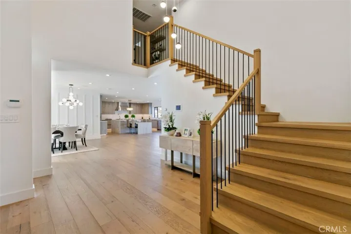 17269 Luverne Place, Encino, California 91316