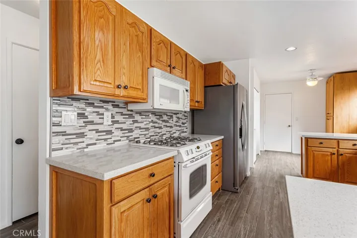 27431 Arriola Avenue, Saugus, California 91350