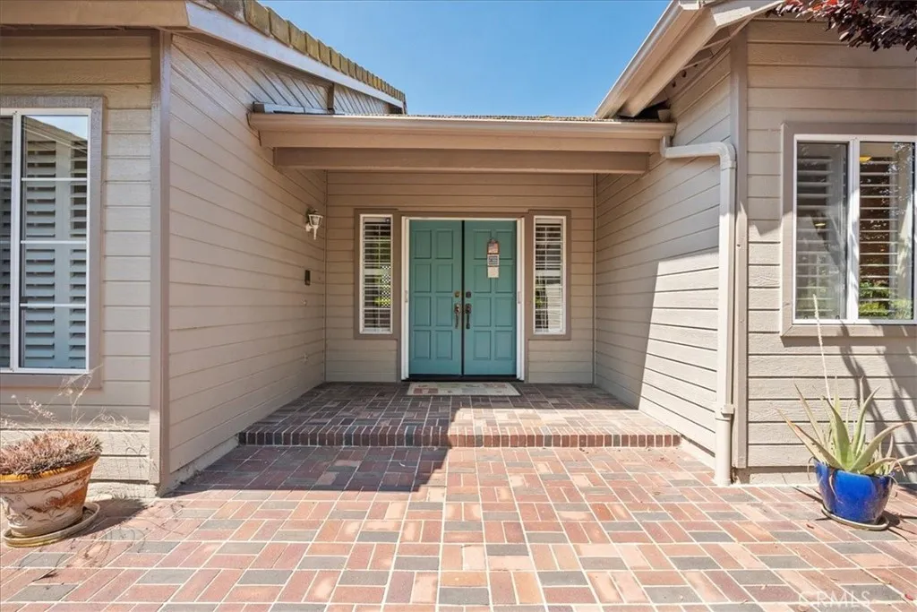 Welcoming Front Entry