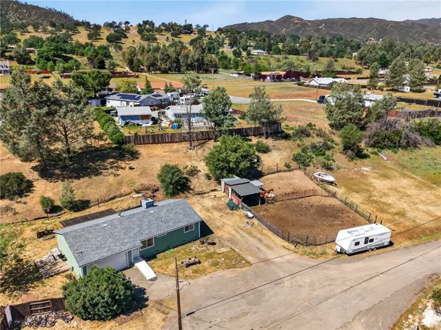 2888 Meadow Creek, Clearlake Oaks, California 95423