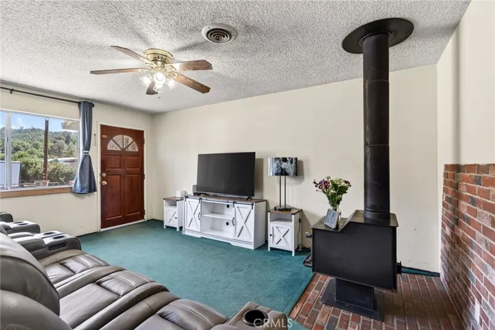 2888 Meadow Creek, Clearlake Oaks, California 95423