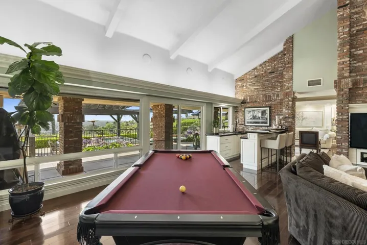 https://zimg.paragon.ice.com/ParagonImages/Property/PA/SDMLS/-520572/20/533/400/17a7c1e9b836c03f5cfb11f28d1b6936/3/36611f80f29064db40a515e43d80963a/-520572-26df7010-11cb-40e7-9d96-777dbd4f1884.JPG