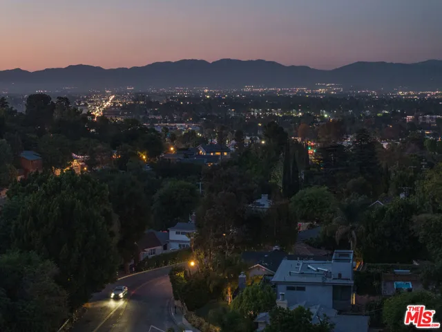 3920 Knobhill Drive, Sherman Oaks, California 91423