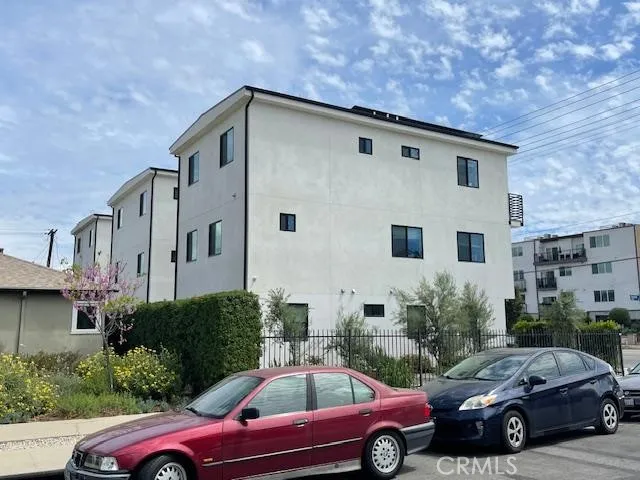 11451 W Victory Boulevard, North Hollywood, California 91606 — photo 5