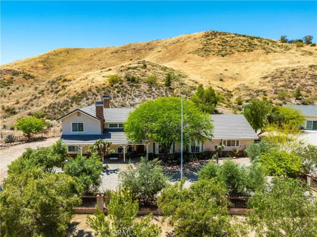 13602 Sego, Agua Dulce, California 91390