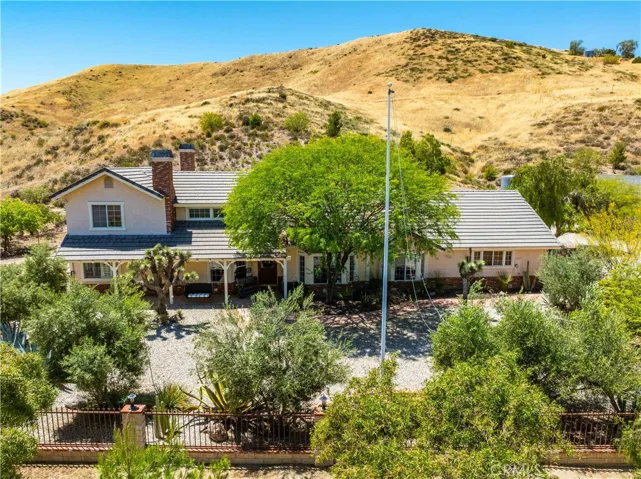 13602 Sego, Agua Dulce, California 91390