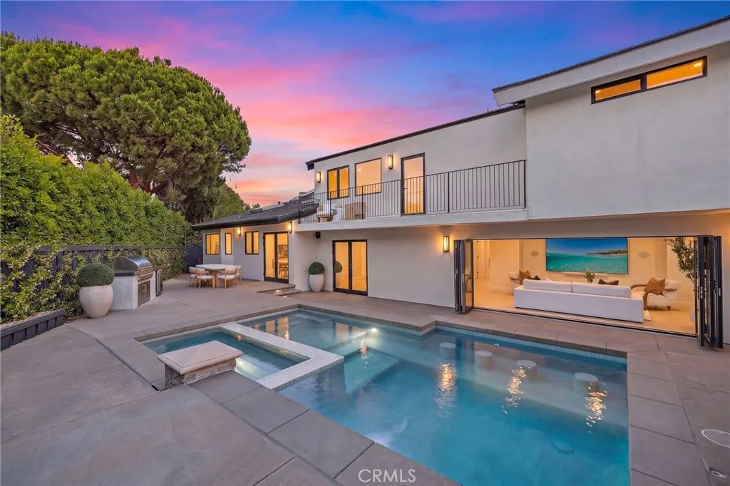 Stunning indoor/outdoor flow from the back Casita all the way through to the front patio