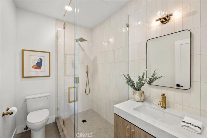 Second upstairs bathroom with large standing shower