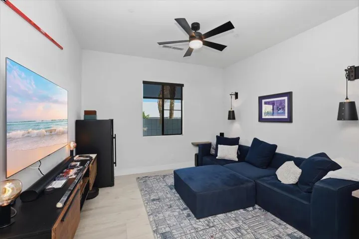 Den Area