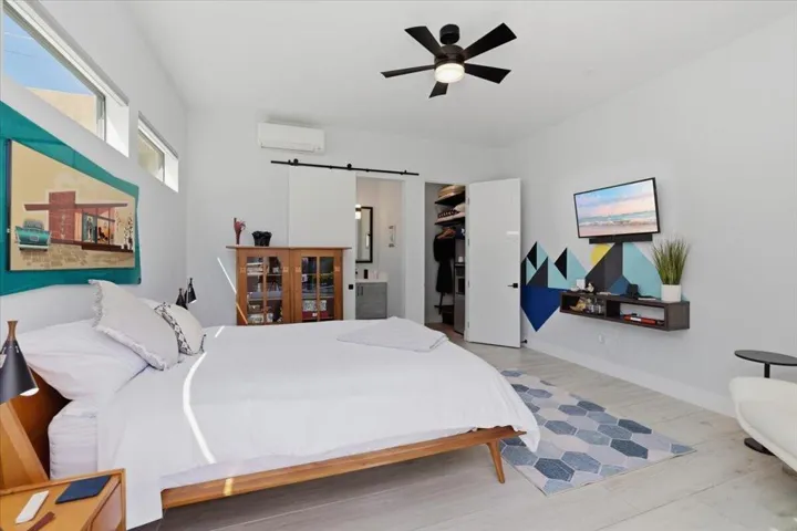 Casita 2 TV Wall