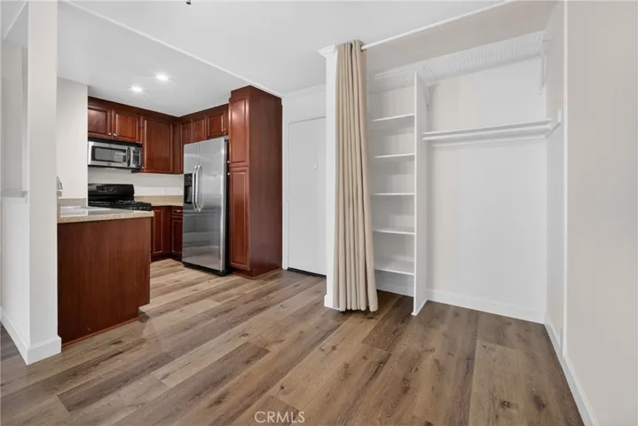 5520 Owensmouth Avenue 103, Woodland Hills, California 91367