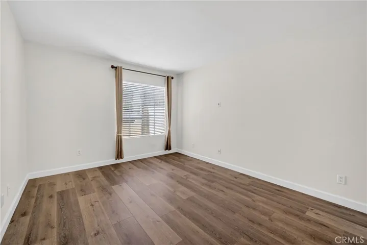 5520 Owensmouth Avenue 103, Woodland Hills, California 91367