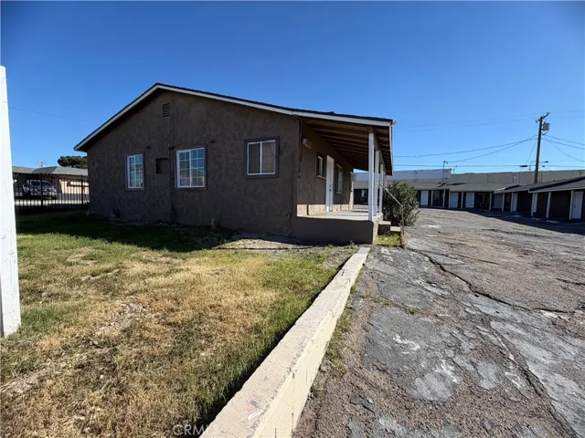 924 E Main, Barstow, California 92311