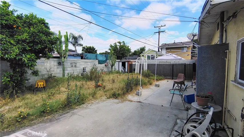 BACK UNIT - BACKYARD