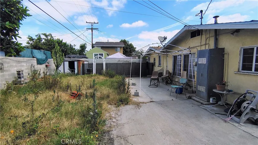 BACK UNIT - BACKYARD