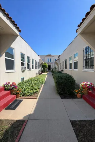 1246 N Kenmore, Los Angeles, California 90029
