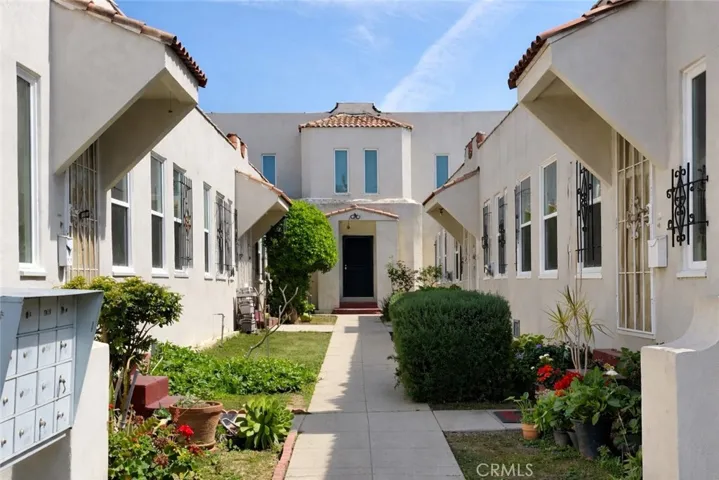 1246 N Kenmore, Los Angeles, California 90029