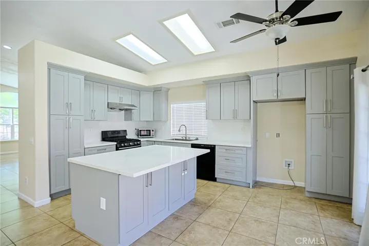 18930 Applewood, Lake Elsinore, California 92530