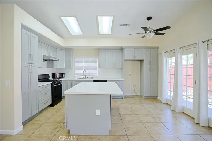 18930 Applewood, Lake Elsinore, California 92530