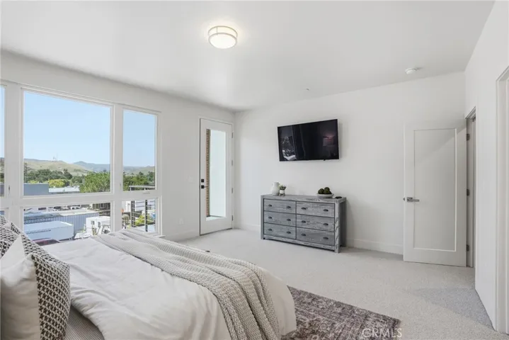 2460 Victoria 104, San Luis Obispo, California 93401