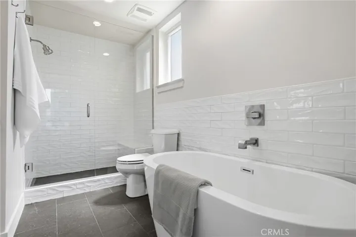2460 Victoria 104, San Luis Obispo, California 93401