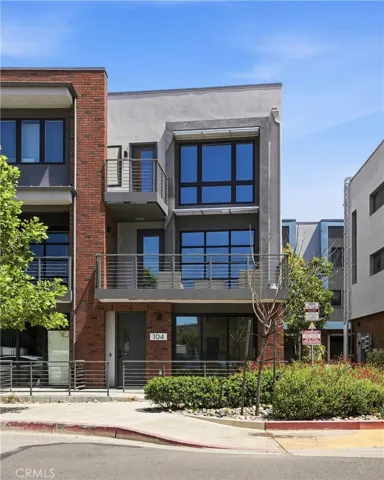 2460 Victoria 104, San Luis Obispo, California 93401